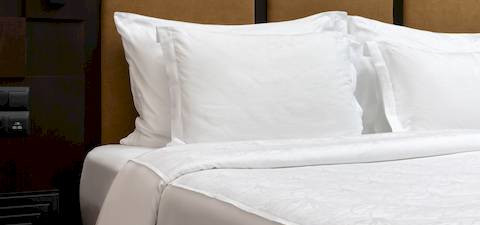 Фирменное постельное белье белое 